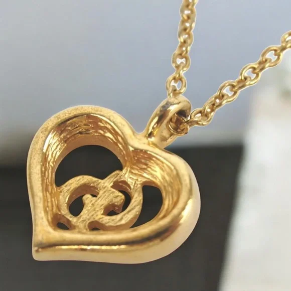 DIOR Signature Logo Heart Pendant Necklace 😍❤️ - Picture 3 of 10
